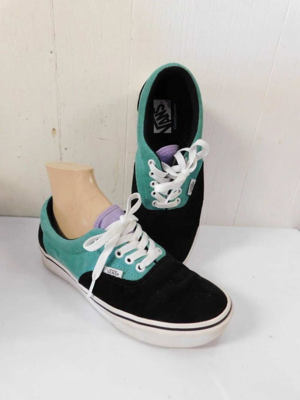 VANS Era Color Block Green & Black Corduroy Shoes sz 8.5